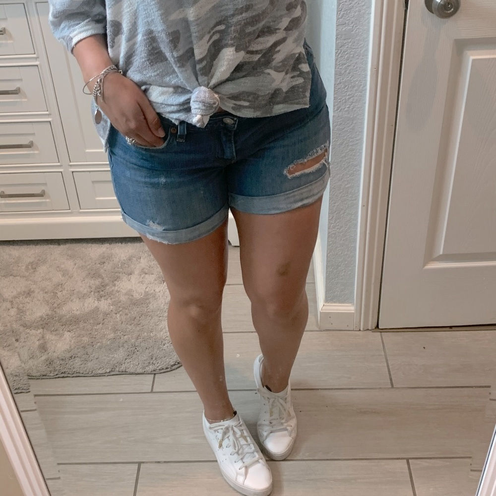 Levi shorts - Picture 6 of 6